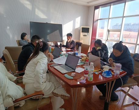 財(cái)務(wù)科進(jìn)行年終存貨盤點(diǎn)